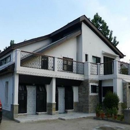 Jeelani Guest House Srīnagar Exterior foto