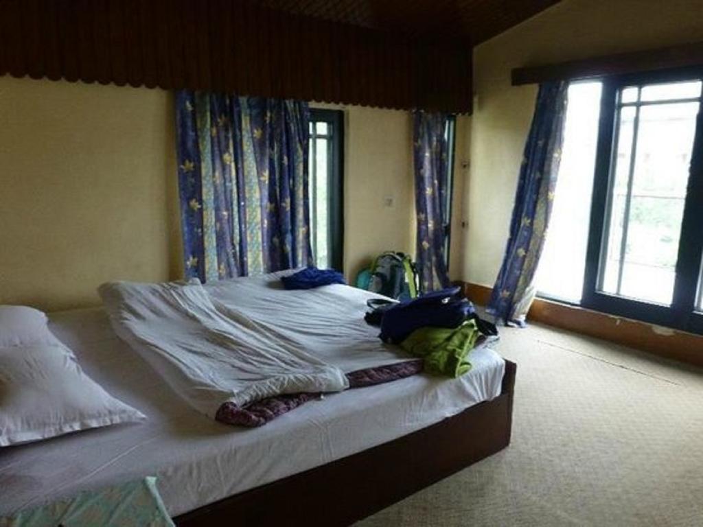 Jeelani Guest House Srīnagar Habitación foto