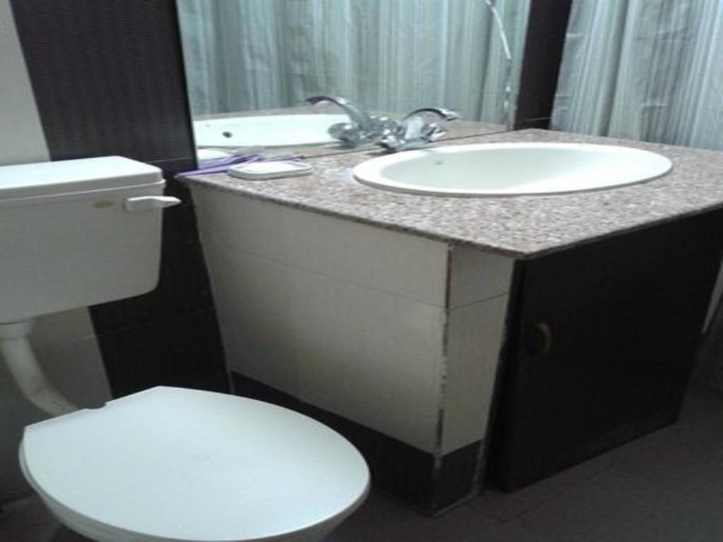 Jeelani Guest House Srīnagar Habitación foto